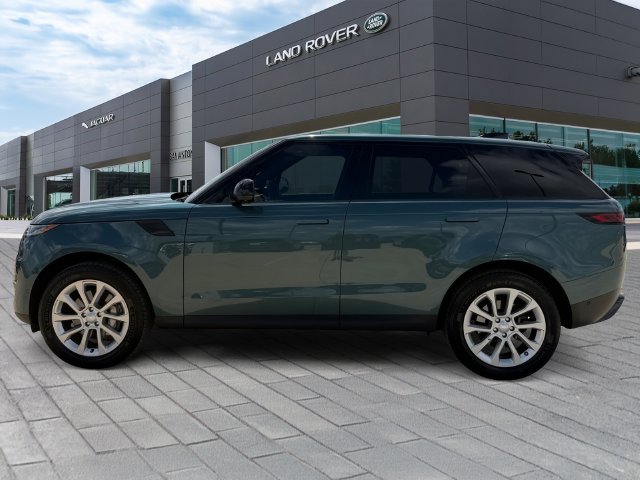 Used 2023 Giola Green Metallic Land Rover SE image 2
