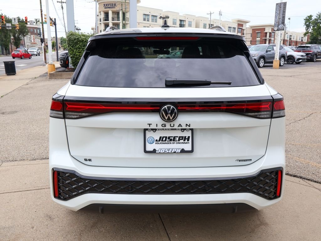 New 2026 White Volkswagen 2.0T SE R-Line Black image 4