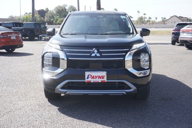 New 2025 Black Diamond Mitsubishi SE image 2