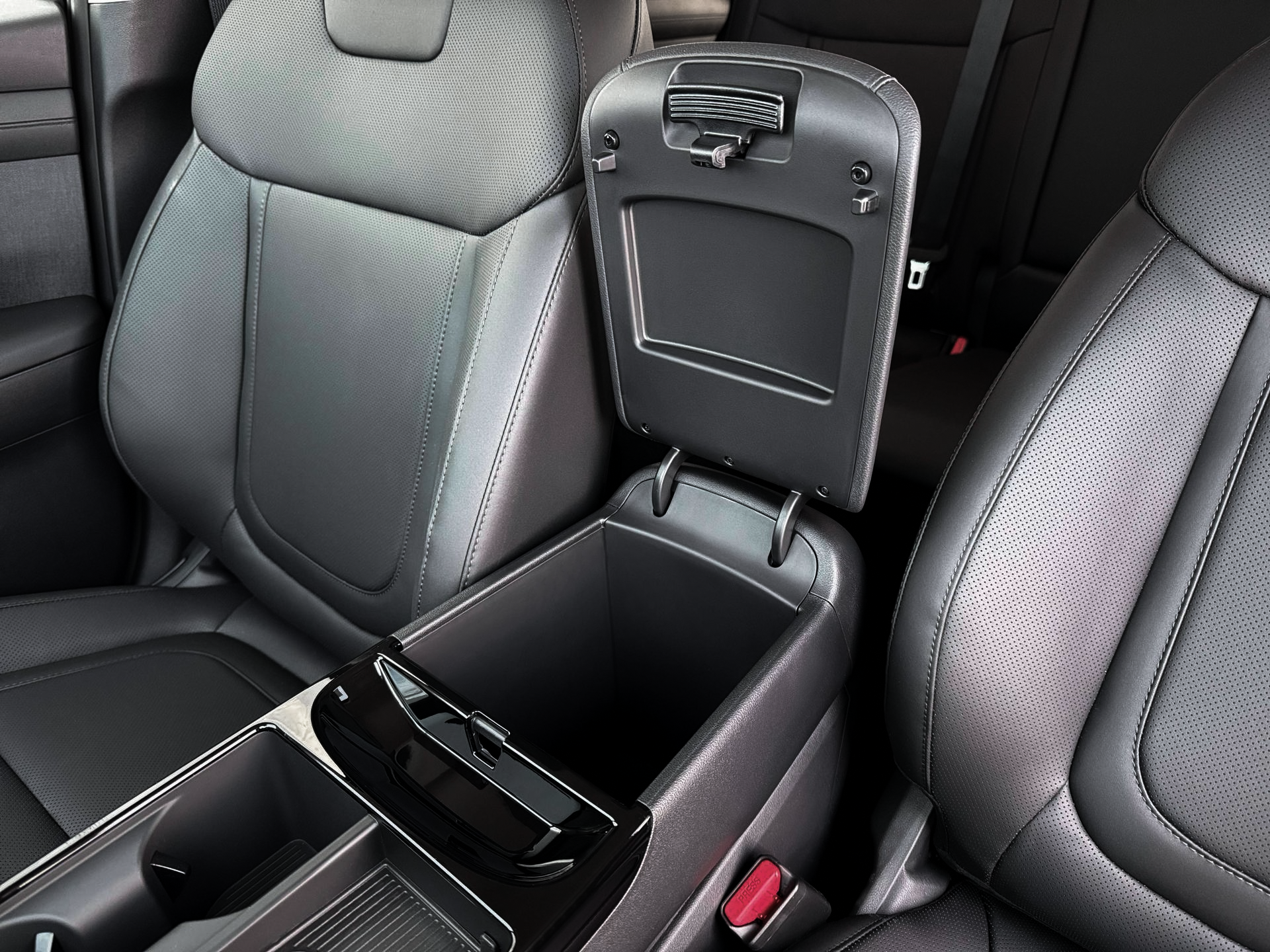 New 2026 White Pearl Hyundai SEL Convenience image 18