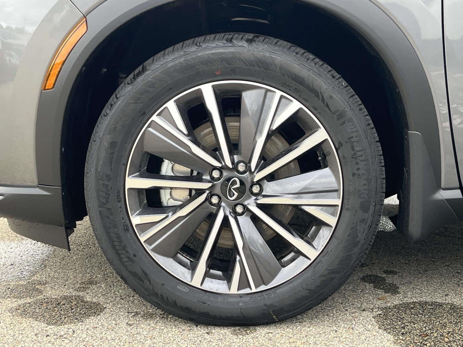 New 2027 Graphite Shadow INFINITI LUXE image 14