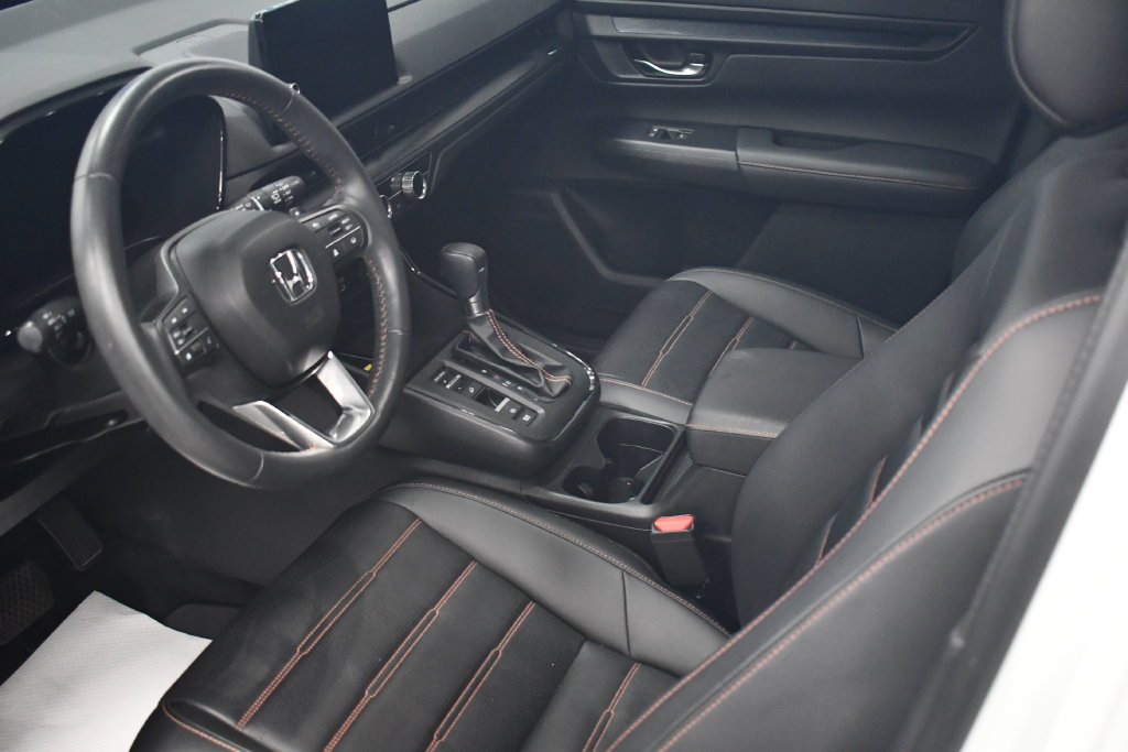 Certified Used 2024 Platinum White Pearl Honda Sport-L image 6