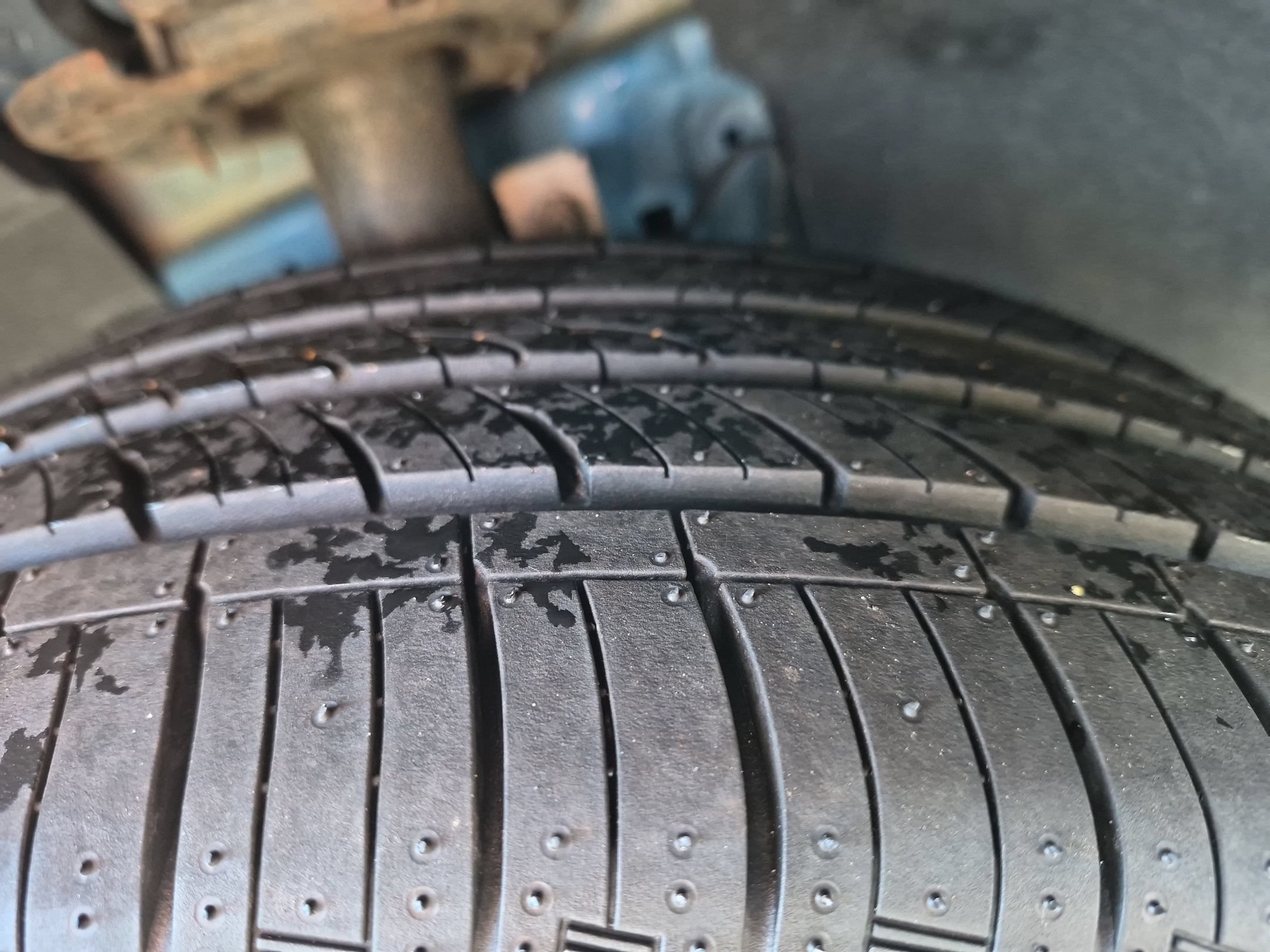 Used 2018 Lightning Blue Metallic Ford SE image 11