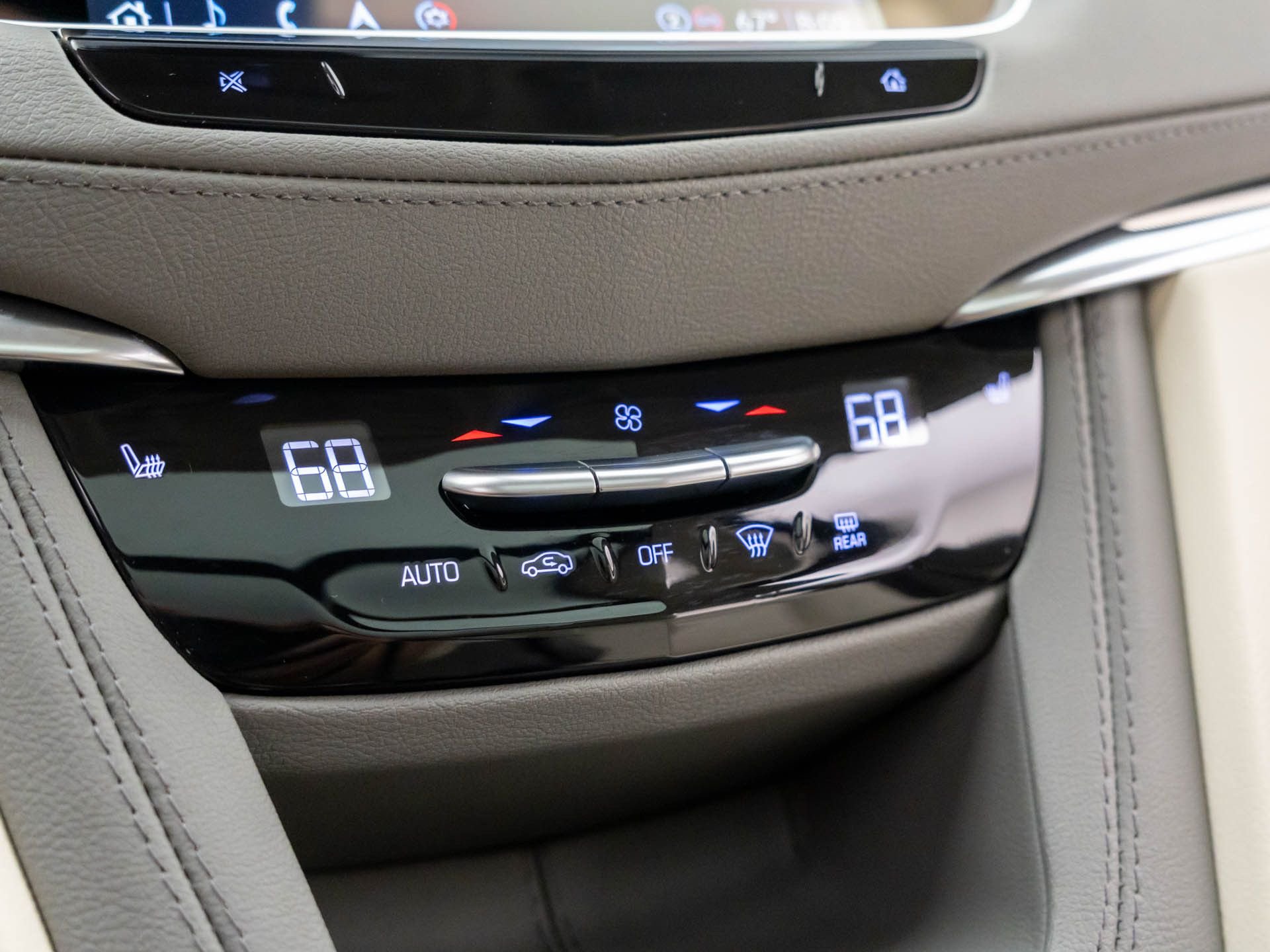 Used 2025 Black Cadillac Premium Luxury image 27