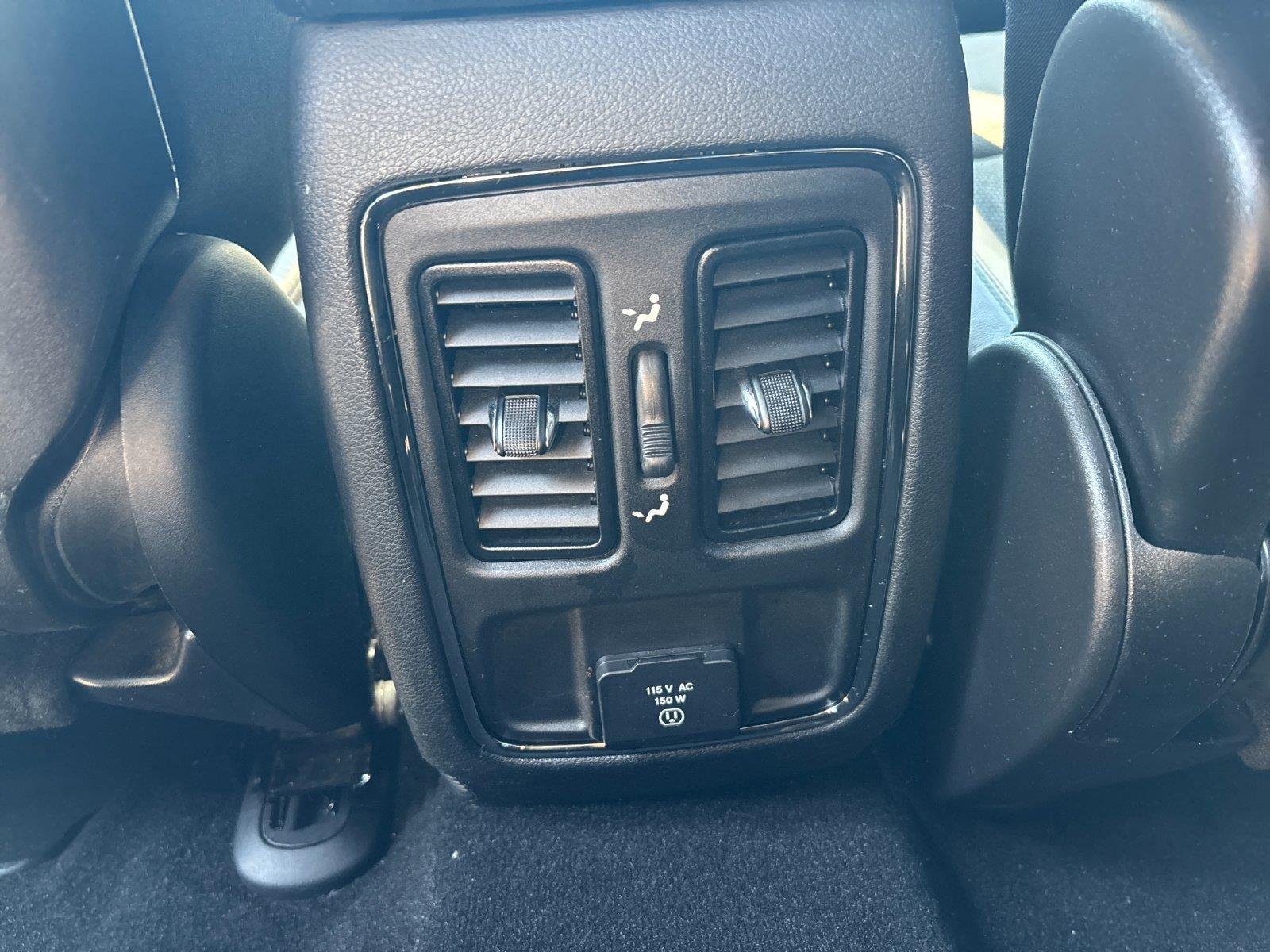 Used 2020 Granite Crystal Metallic Clearcoat Jeep Altitude image 34