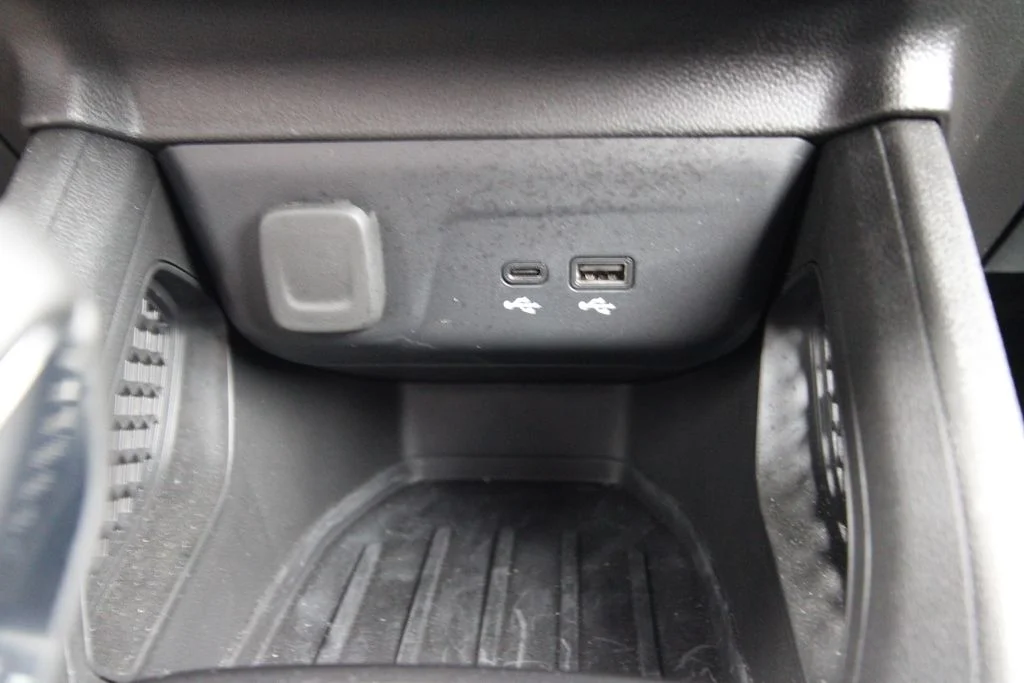 Used 2025 Beige Chevrolet ACTIV image 27
