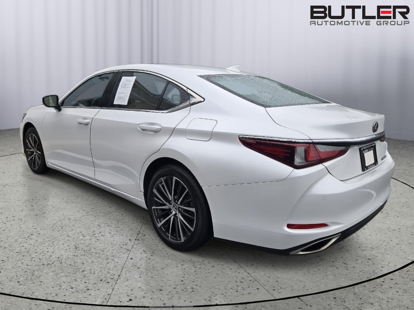 Used 2024 Eminent White Pearl Lexus ES 350 image 11