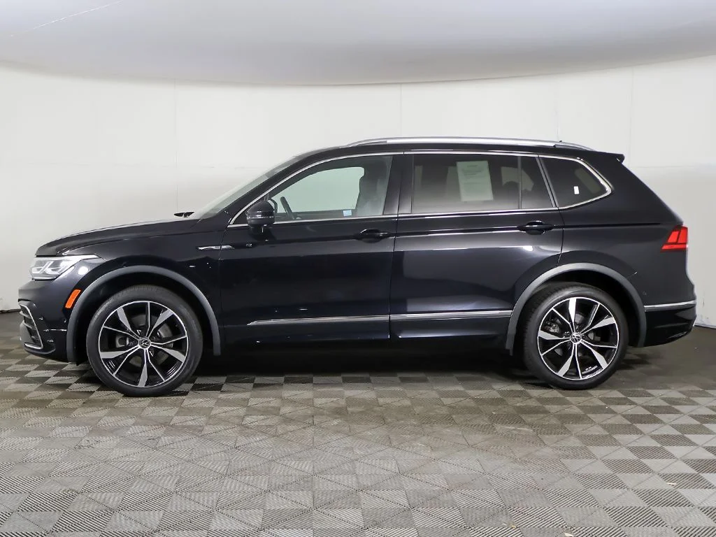 Used 2023 Black Volkswagen 2.0T SEL R-Line image 19