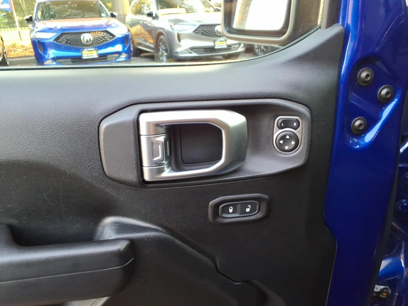 Used 2020 Ocean Blue Metallic Clear Coat Jeep Sport S image 18
