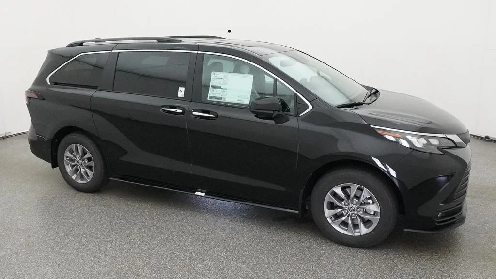 New 2026 Midnight Black Metallic Toyota XLE image 12