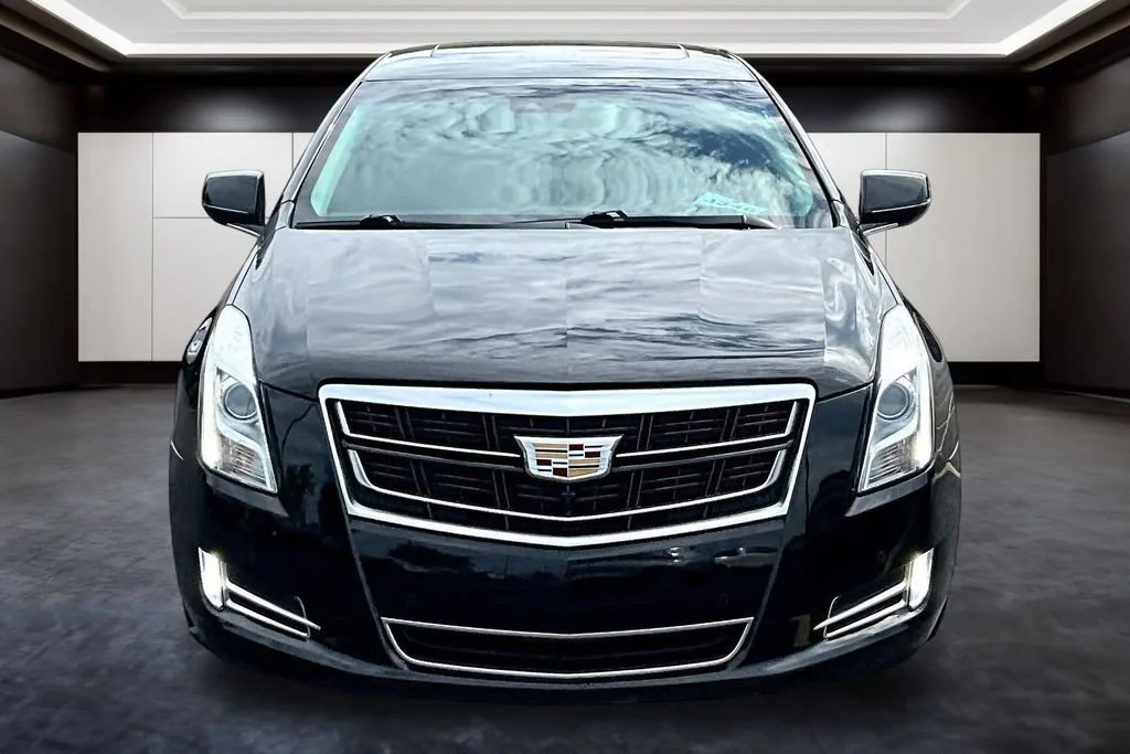 Used 2017 Cadillac XTS Luxury with VIN 2G61N5S38H9132924 for sale in Beachwood, OH