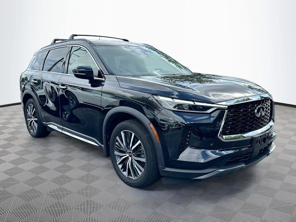 Certified Used 2023 Black INFINITI Autograph image 4