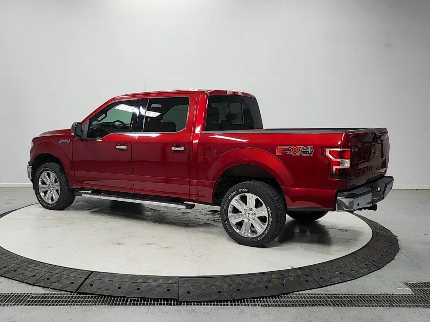 Used 2018 Red Ford XLT image 5