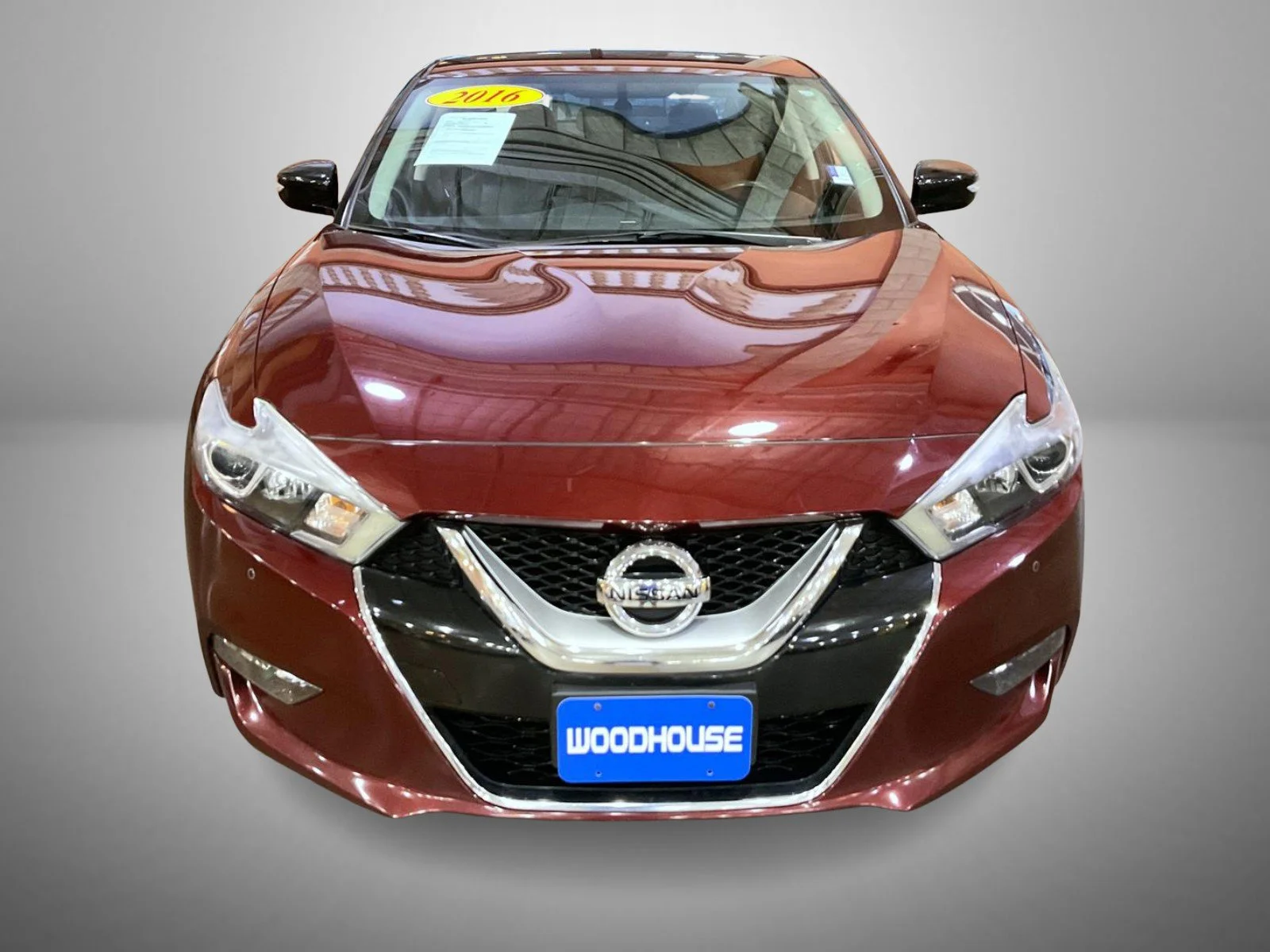 Certified Used 2016 Red Nissan SR image 2