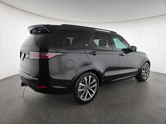 Used 2025 Black Land Rover Dynamic SE image 2
