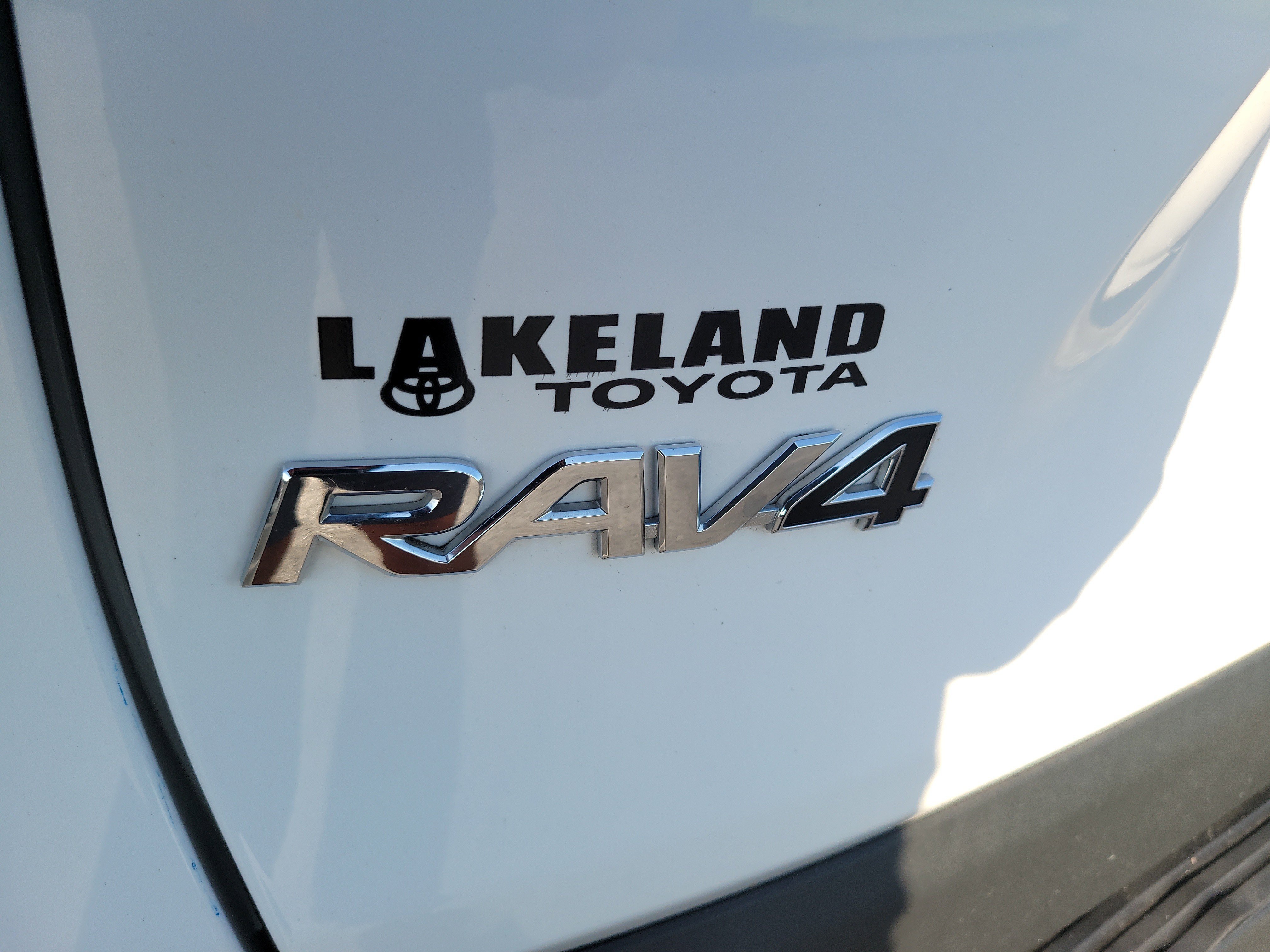 Used 2025 Ice Toyota Hybrid XLE image 10