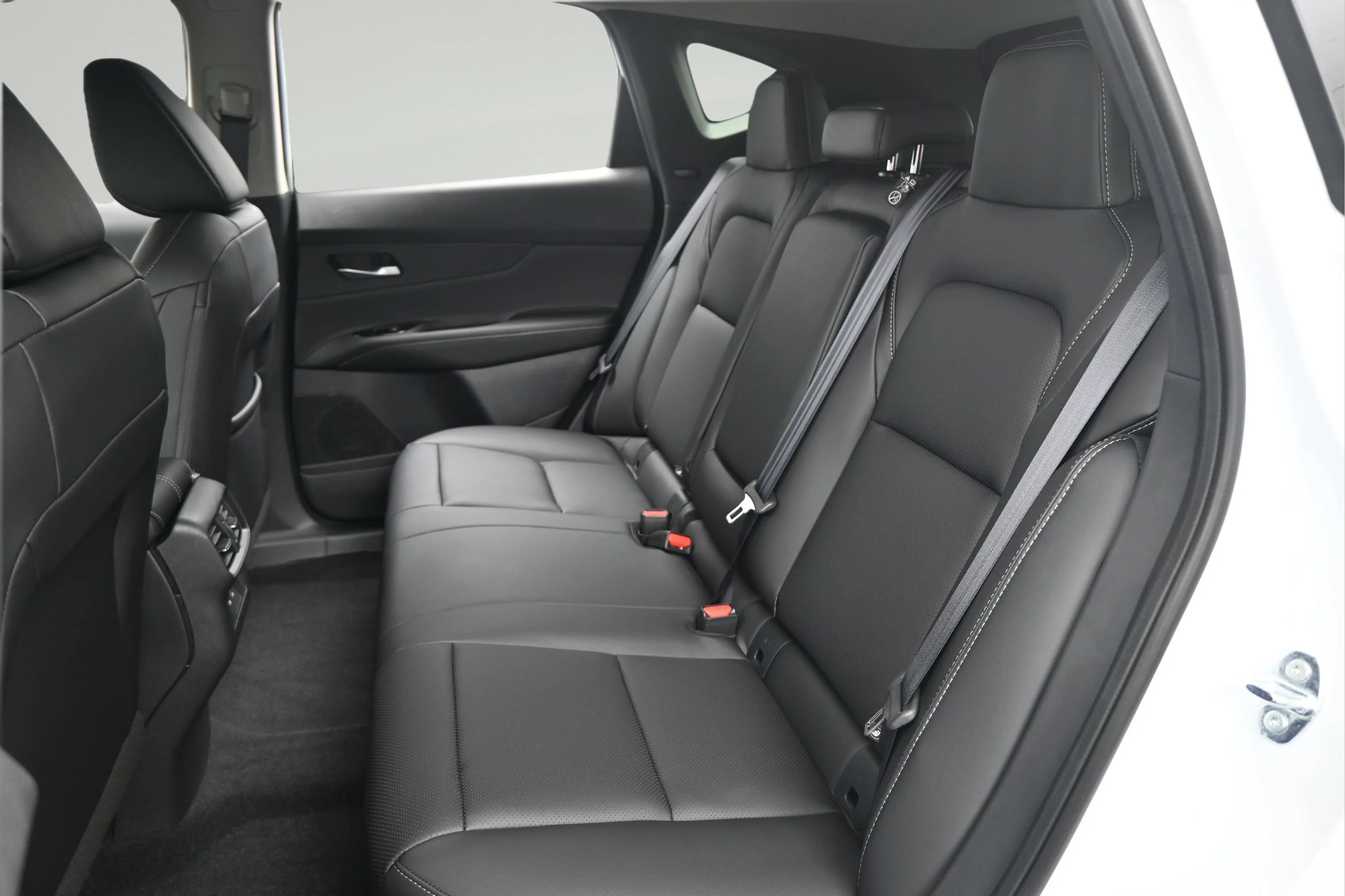 New 2026 Everest White Pearl TriCoat Nissan SL image 11