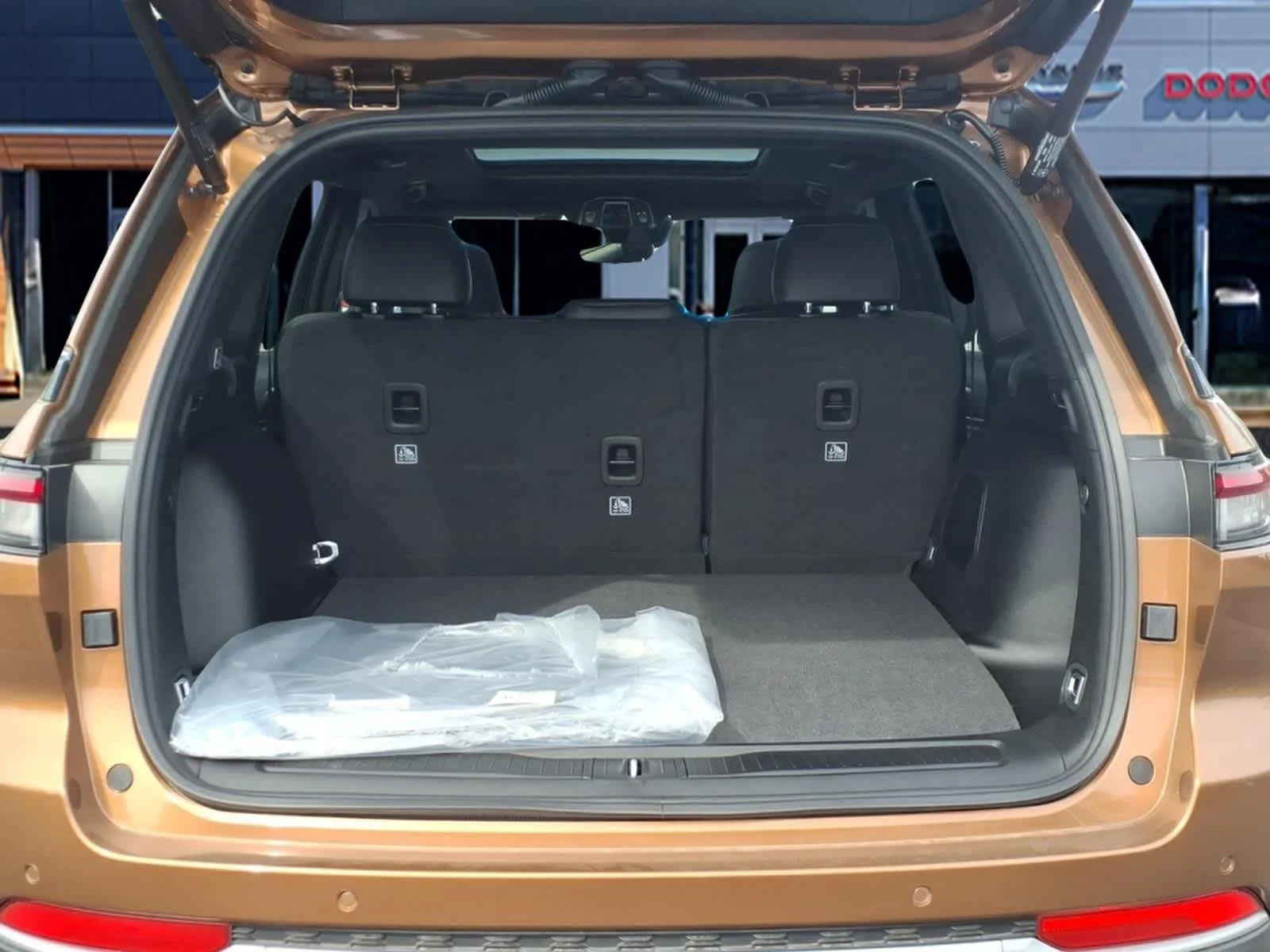 New 2026 Copper Shino Metallic Clearcoat Jeep Limited image 6