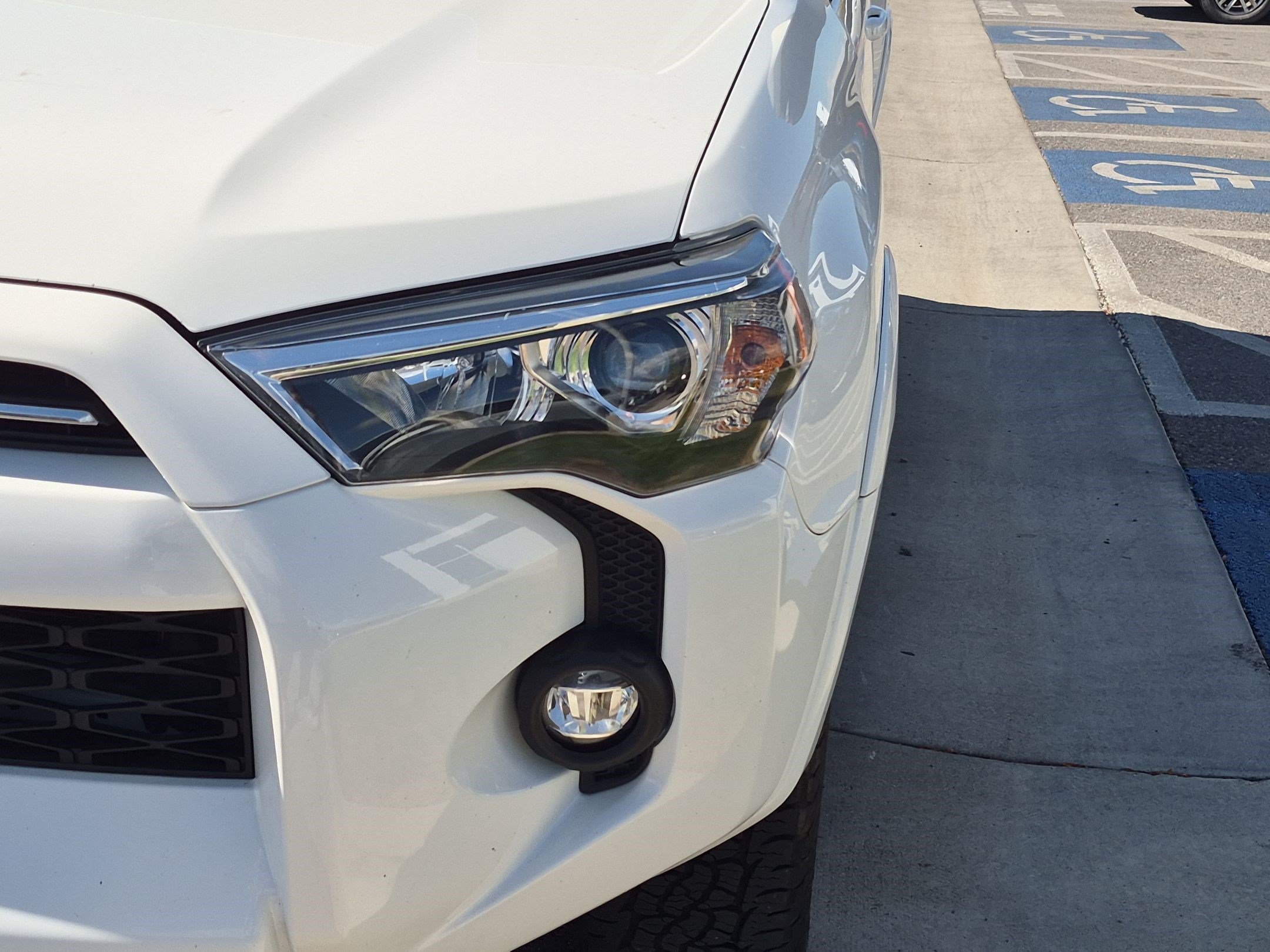 Used 2022 White Toyota SR5 Premium image 9
