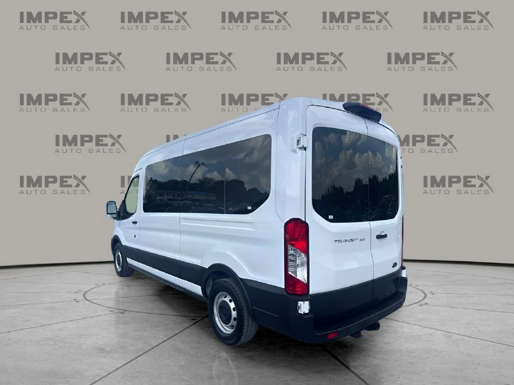 Used 2023 White Ford XL image 3