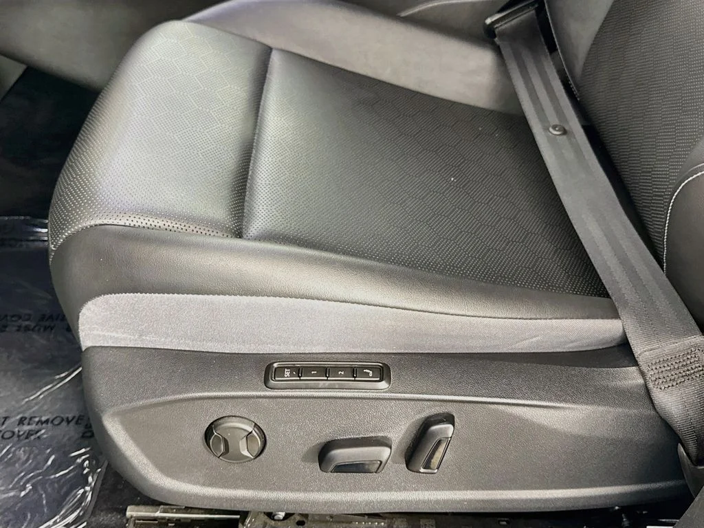 Used 2023 Gray Volkswagen Pro S image 20