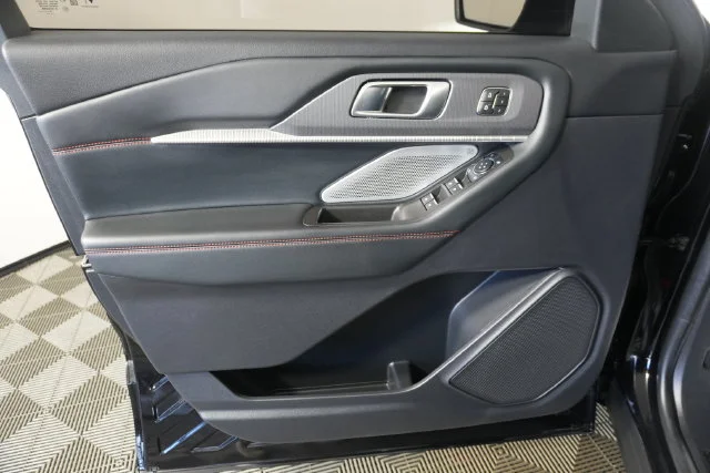Used 2025 Agate Black Metallic Ford ST image 30