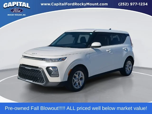 Used 2022 White Kia LX image 1