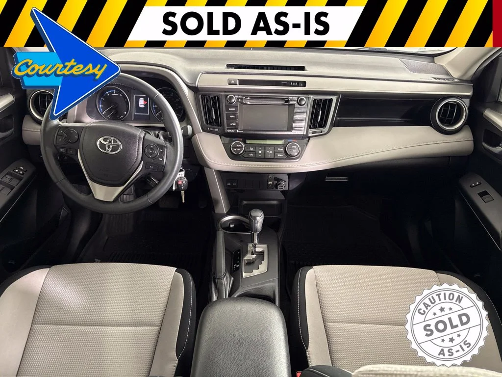 Used 2017 Silver Toyota XLE image 11