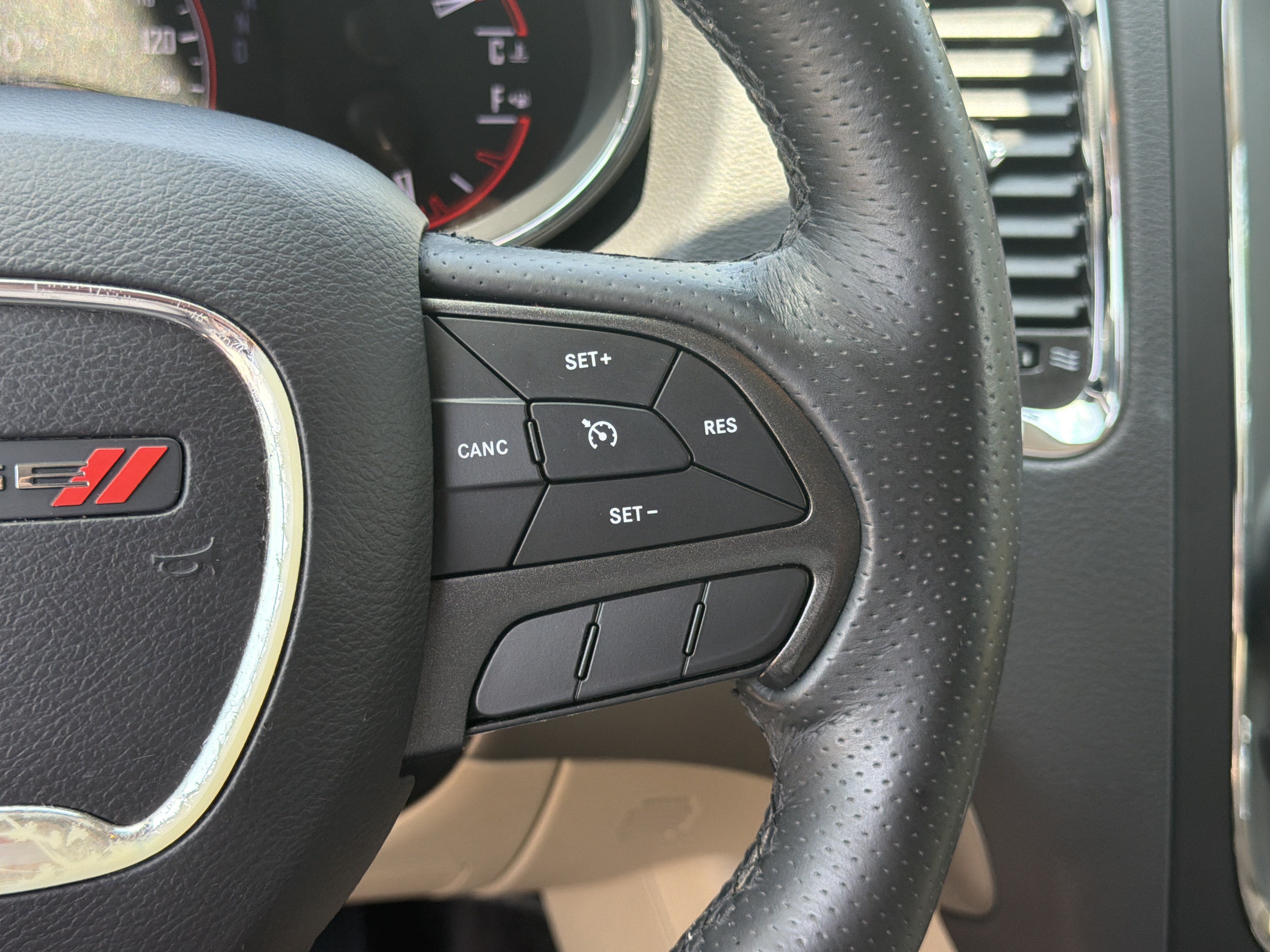 Used 2018 DB Black Clearcoat Dodge SXT image 31