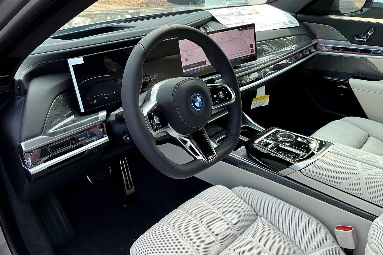 2025 BMW i7 50 - Photo 8