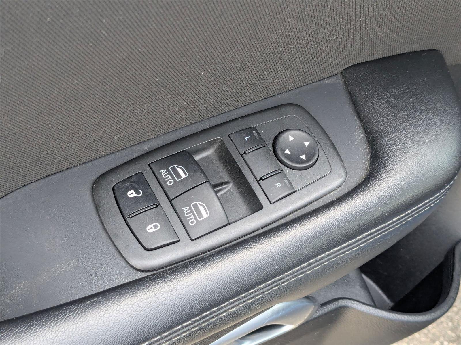 Used 2022 Frostbite Dodge SXT image 13