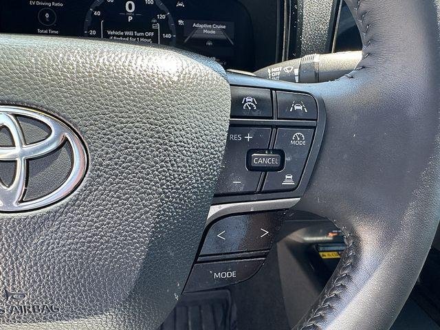 Certified Used 2025 WIND CHILL PEARL Toyota  image 27
