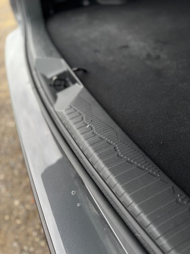 Used 2025 Magnetite Gray Metallic Subaru Premium image 40