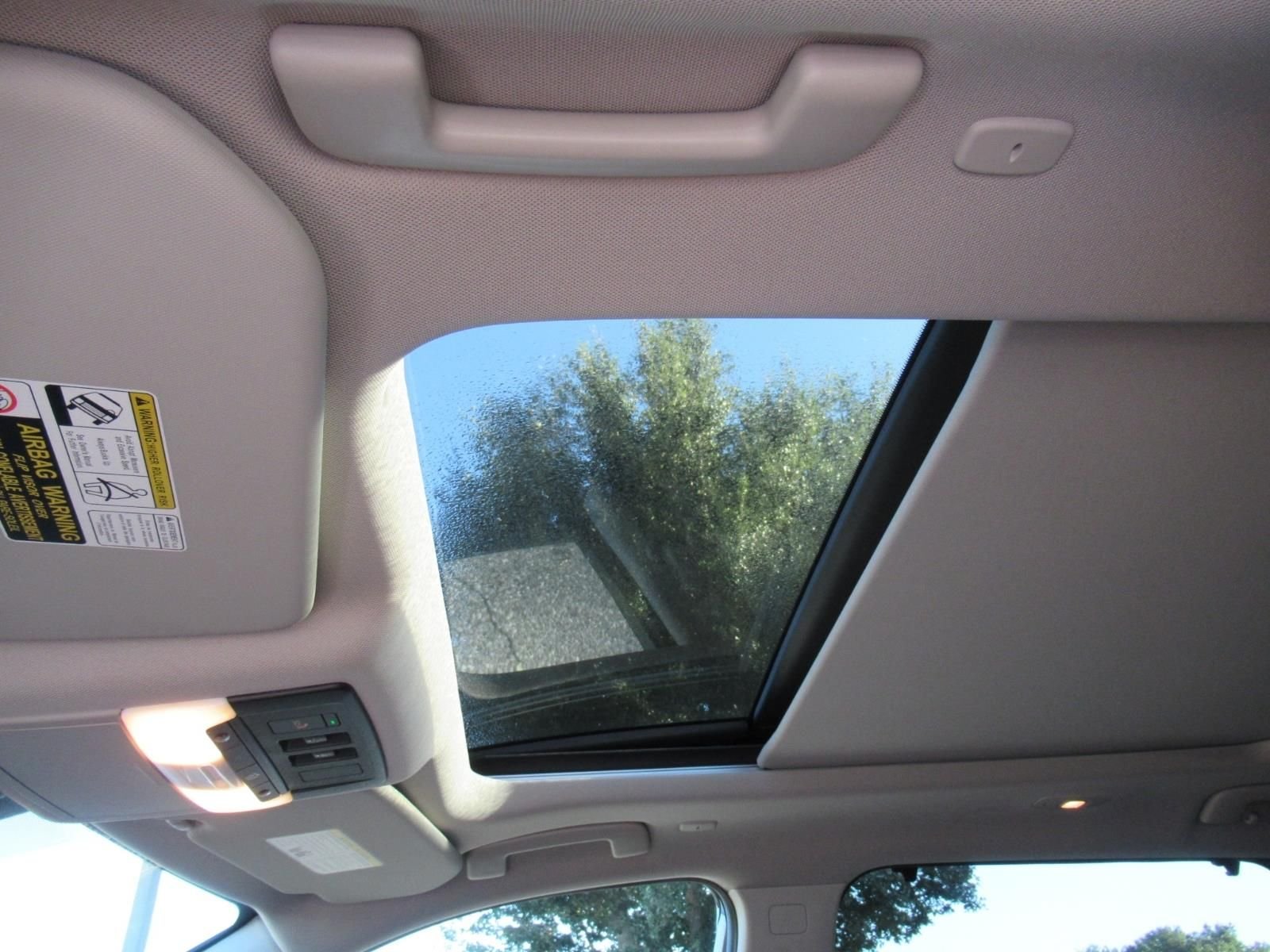 Used 2022 Gray Nissan SL image 19