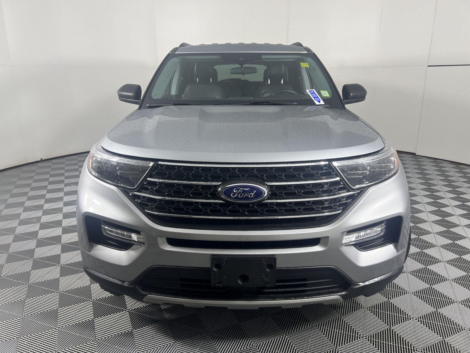 Used 2023 Iconic Silver Ford XLT image 6