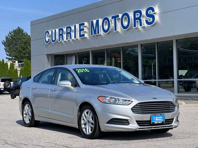 Used 2016 Silver Ford SE image 1