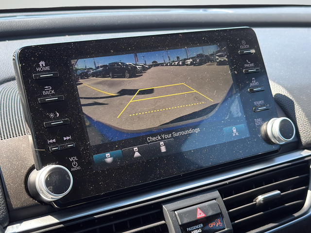 Used 2019 Silver Honda EX-L image 21