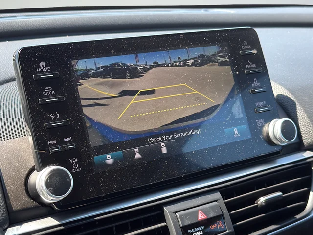 Used 2019 Silver Honda EX-L image 24