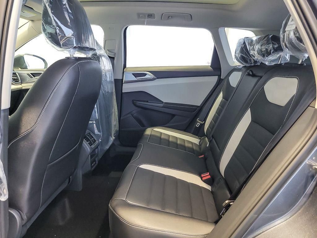 New 2026 Platinum Gray Metallic Volkswagen 1.5T SEL image 10