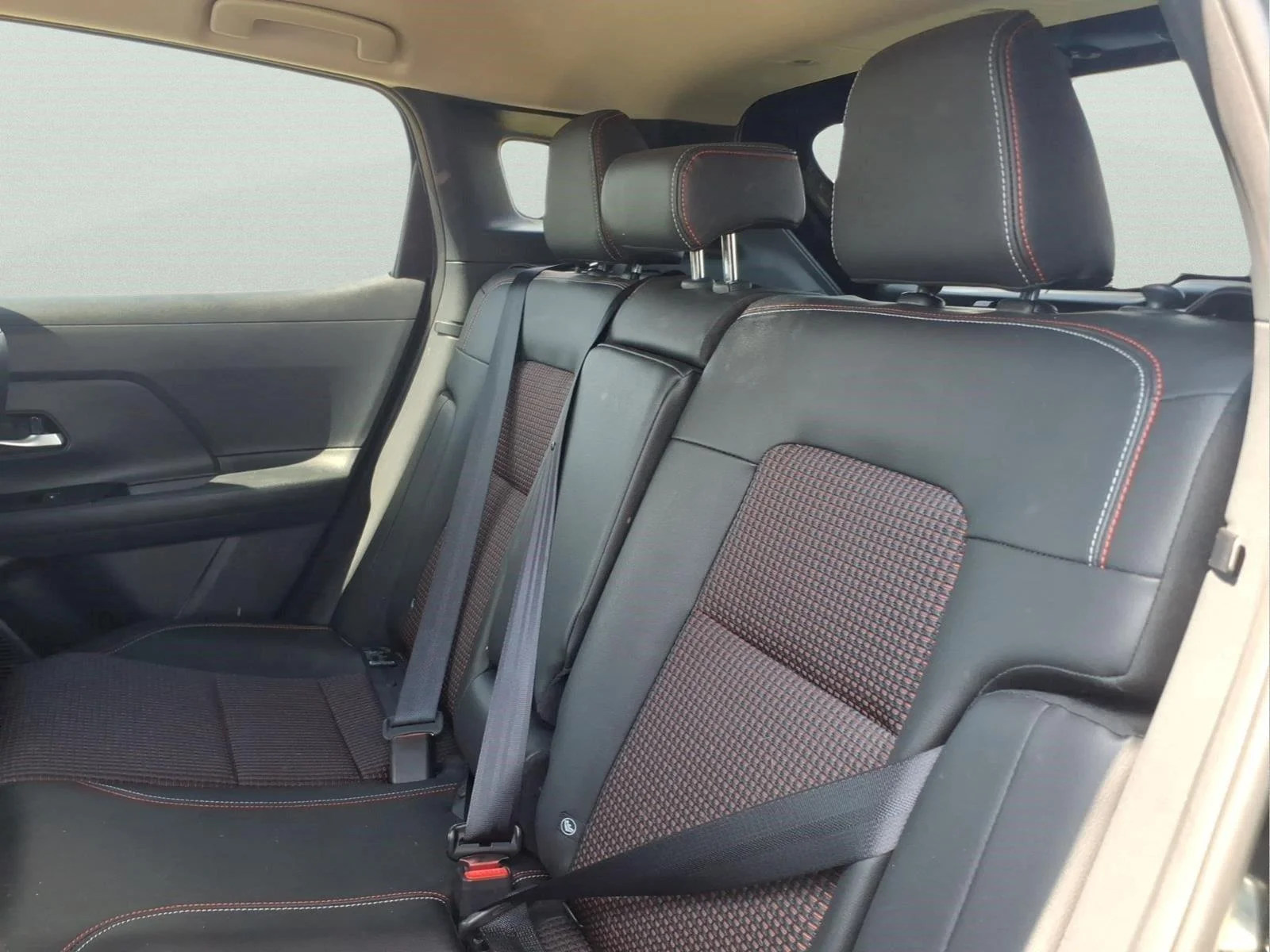 Used 2026 Super Black Nissan SR image 12