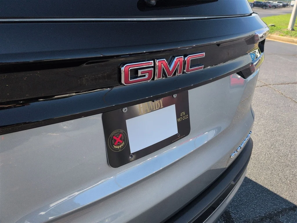 New 2026 Sterling Metallic GMC Elevation image 57