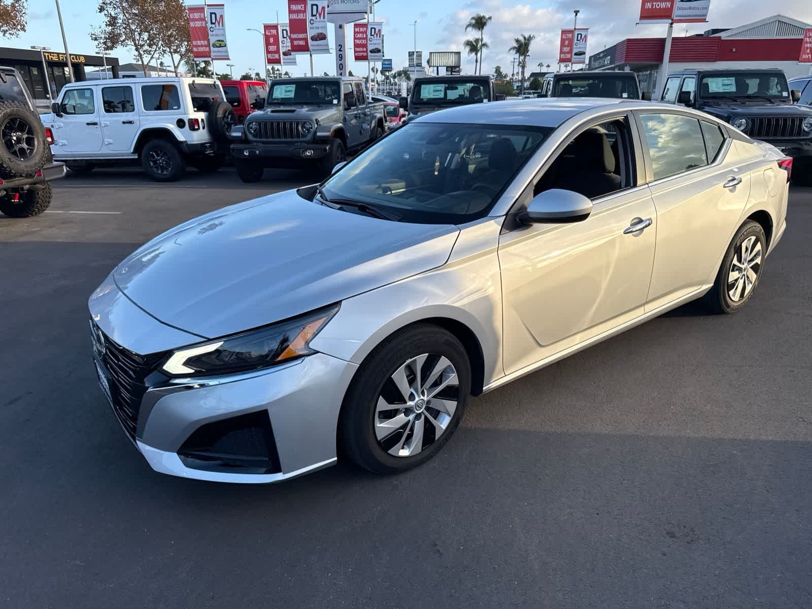 Used 2023 Brilliant Silver Metallic Nissan 2.5 S image 22