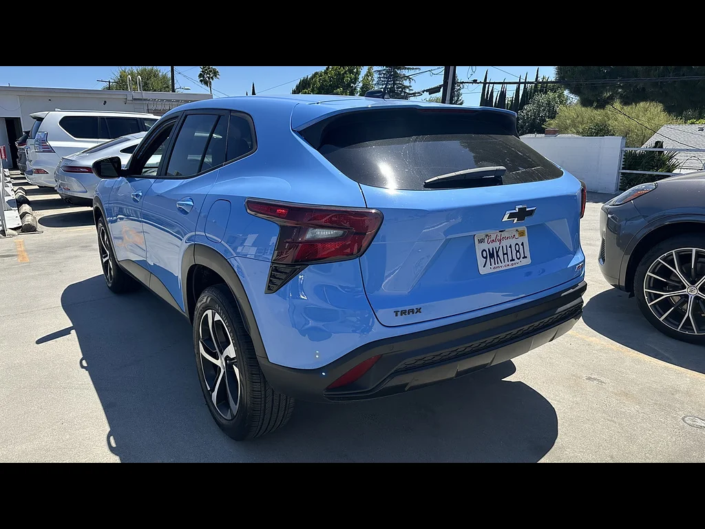 Used 2024 Fountain Blue Chevrolet RS image 3