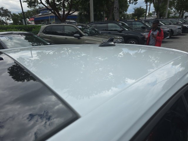 Used 2026 White Volkswagen SE image 8