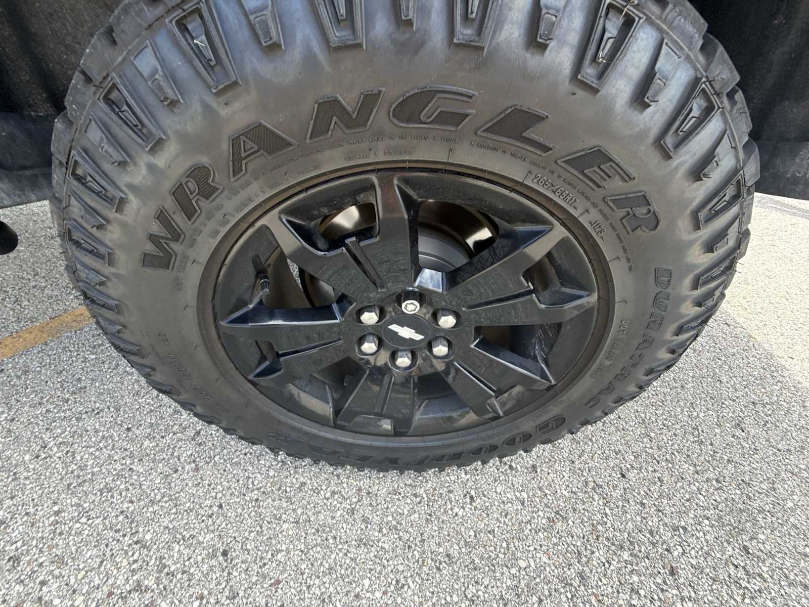 Certified Used 2019 SUMMIT WHITE Chevrolet 4WD ZR2 image 30