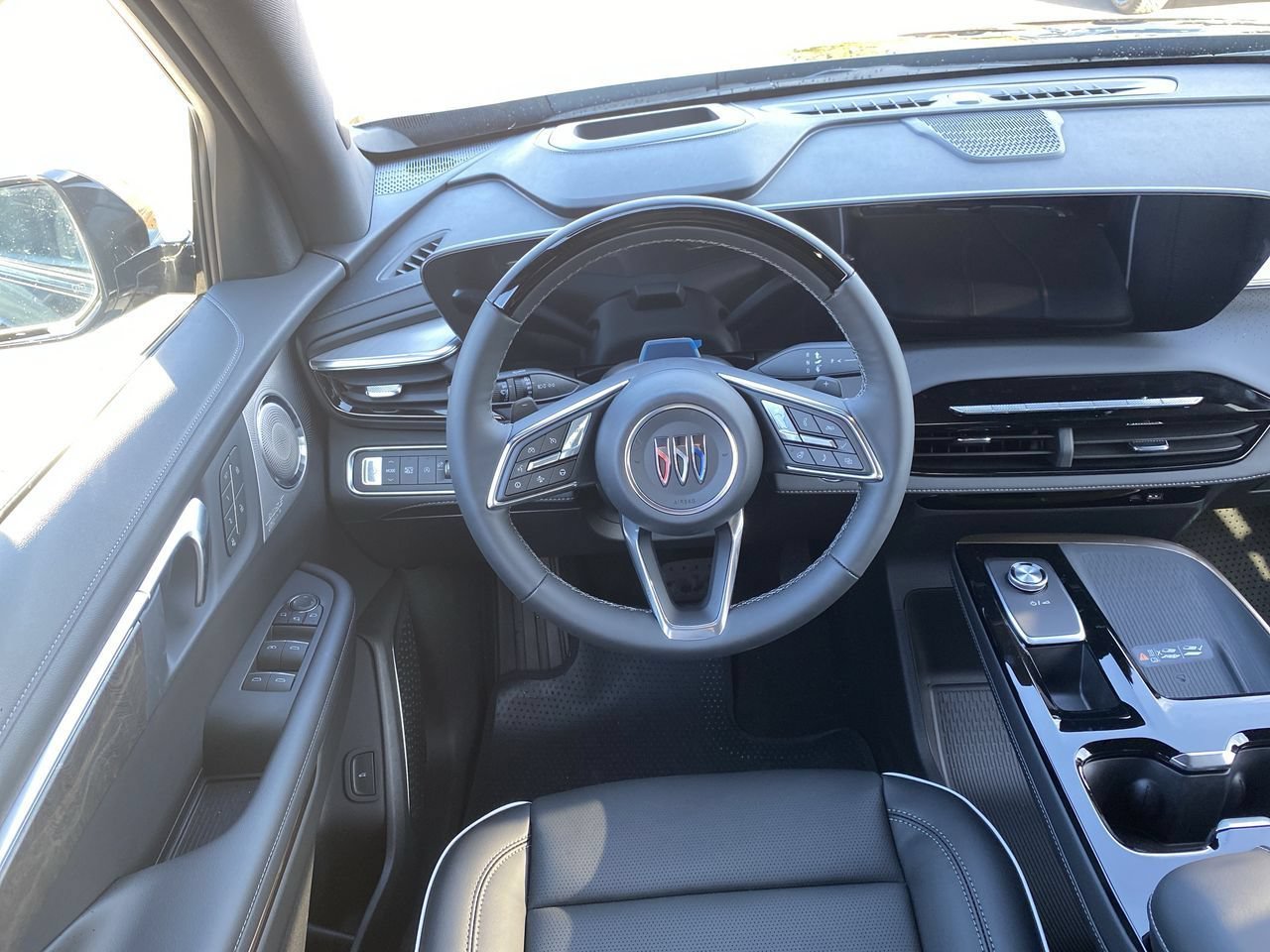 Used 2026 Ebony Twilight Metallic Buick Avenir image 10