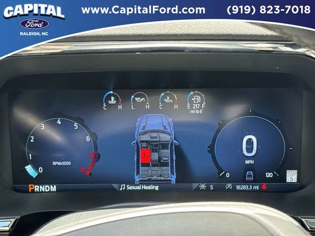 Used 2025 White Ford Lariat image 25