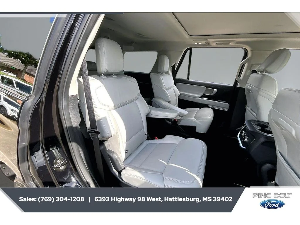 Used 2025 Agate Black Metallic Ford Platinum image 20