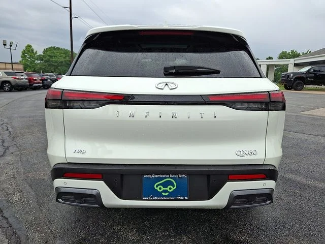 Used 2025 White INFINITI Sensory image 6