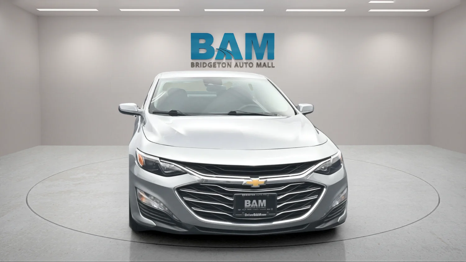 Used 2025 Sterling Gray Metallic Chevrolet 1LT image 2